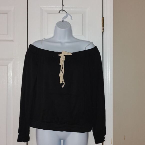 Iris Basic black off the shoulder kangaroo long sleeve top  Sz L - Picture 1 of 5